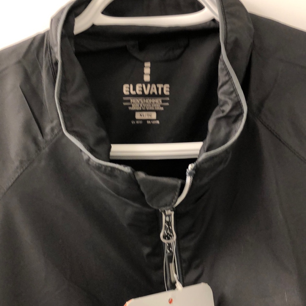 Elevate 1/2 Zip Windshirt NWT Size XL